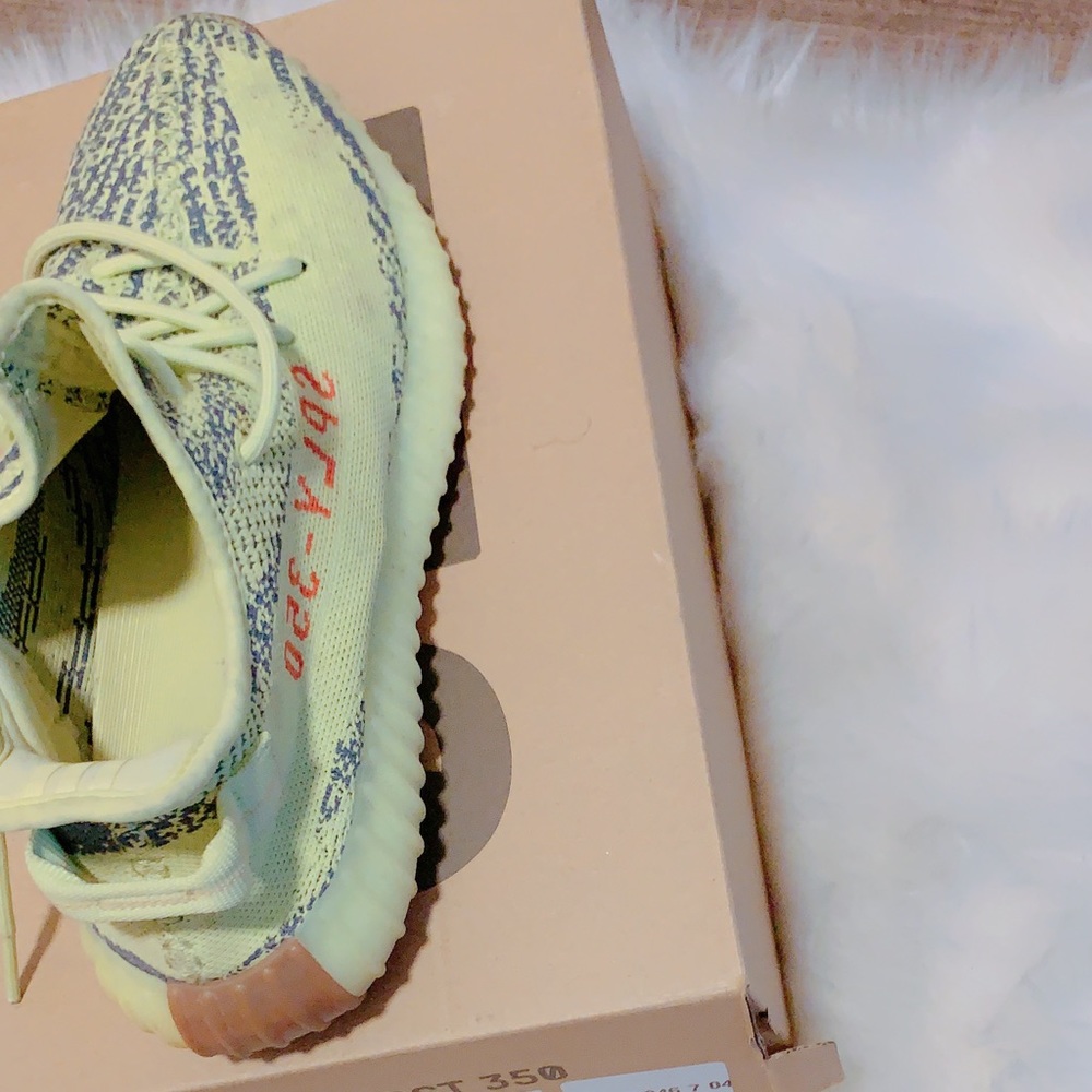 Mens yezzys